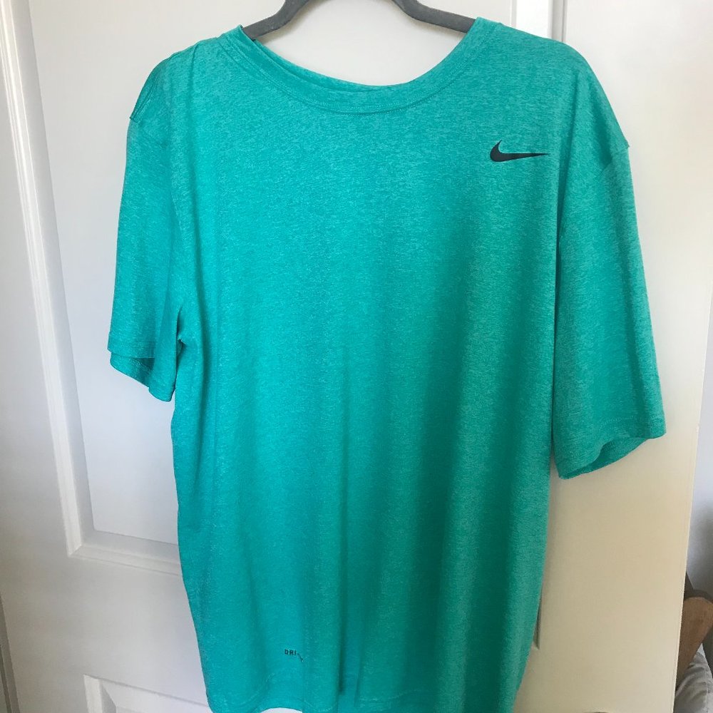 NWOT Nike Dri-Fit T-Shirt - Size XL